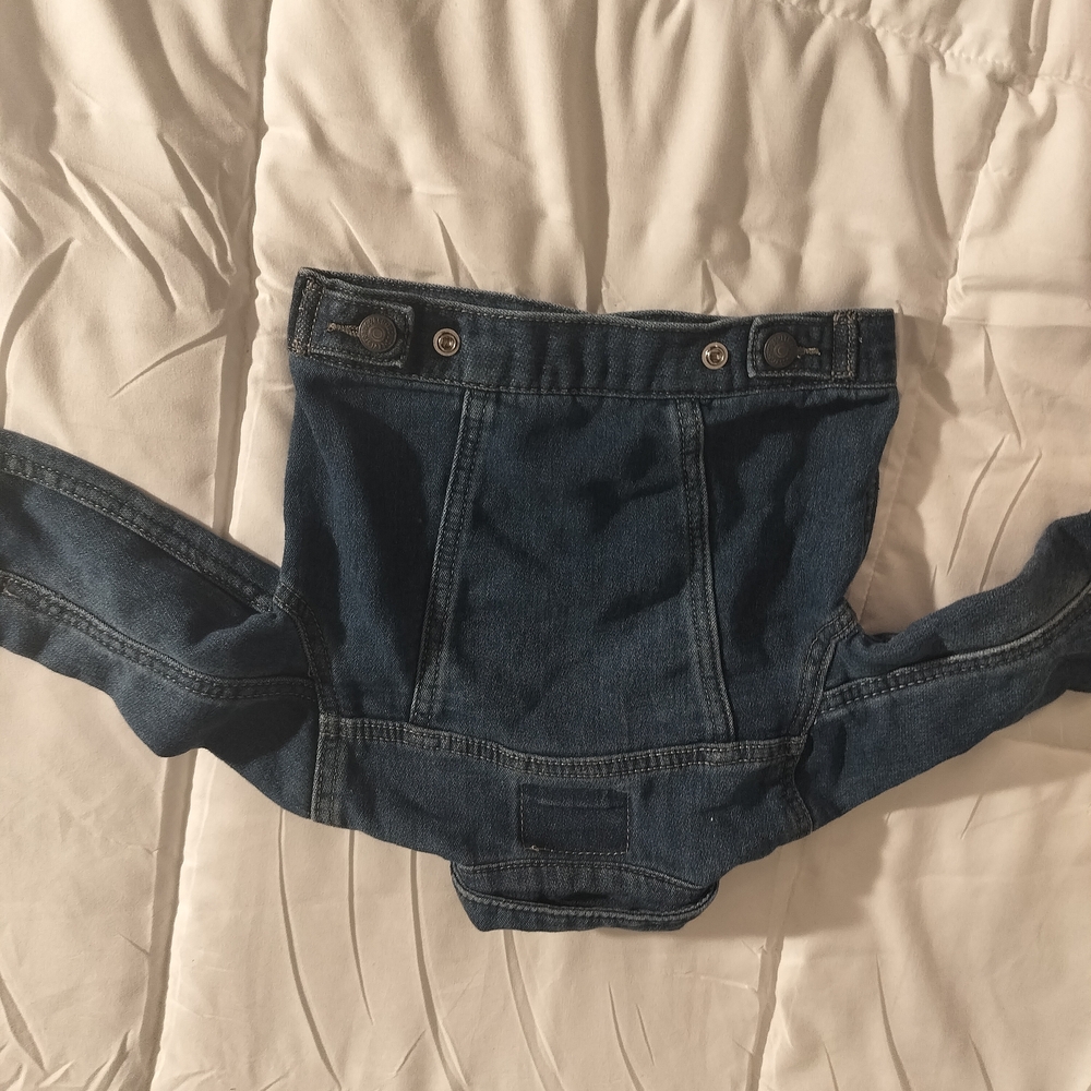 Levi's Dark Blue Jean Jacket with Classic Style